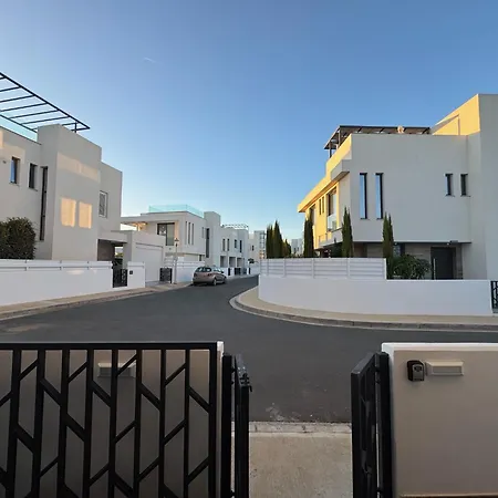 Sunrise Pearl - 2 Min Walk To Sirena Bay ヴィラ