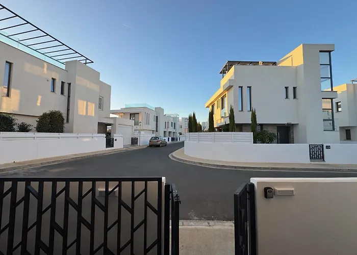 Sunrise Pearl - 2 Min Walk To Sirena Bay ヴィラ