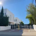 Вилла Sunrise Pearl - 2 Min Walk To Sirena Bay *